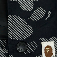 Load image into Gallery viewer, 2000s bape reflector camo snowboarding jacket