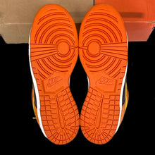 Load image into Gallery viewer, 2003 nike dunk low cave purple "reeses"