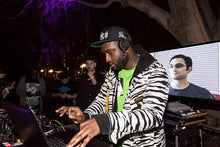 Load image into Gallery viewer, 2011 supreme jungle jacket white
