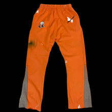 Load image into Gallery viewer, gallery dept painted flare sweatpants