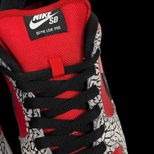 Load image into Gallery viewer, 2012 supreme // nike sb dunk low fire red clement