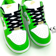 Load image into Gallery viewer, Supreme / NIKE SB Dunk Low OG QS 2021 Mean Green