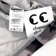 Load image into Gallery viewer, Supreme Che Guevara Rayon Button Up Shirt