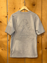 Load image into Gallery viewer, 2022 palace tri ferg embossed tee grey marl
