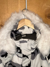 Load image into Gallery viewer, yeezy szn 10 pk-01 fur trim hooded parka
