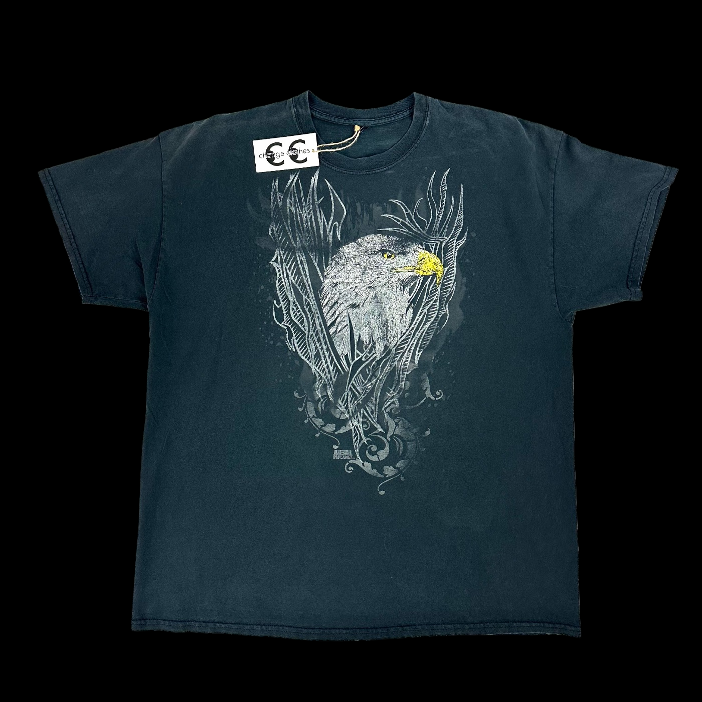 2000s animal planet eagle tee
