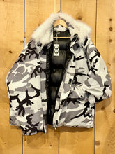 Load image into Gallery viewer, yeezy szn 10 pk-01 fur trim hooded parka
