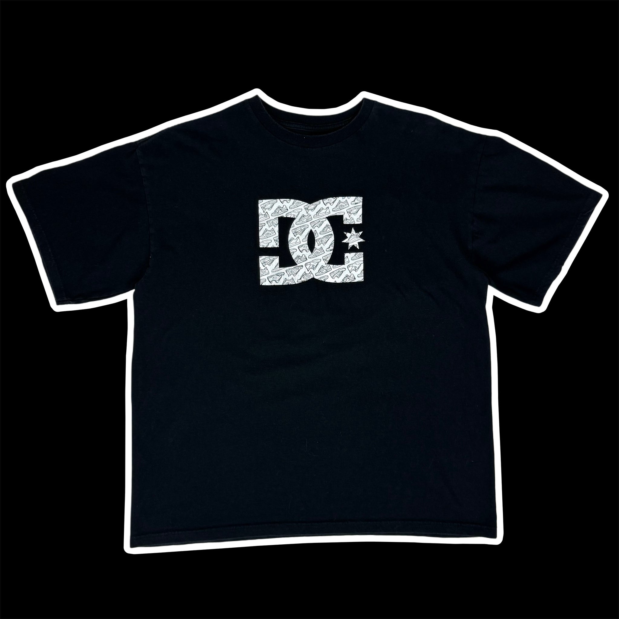 2000s 730 printing // dc logo shoe collage tee – change clothes