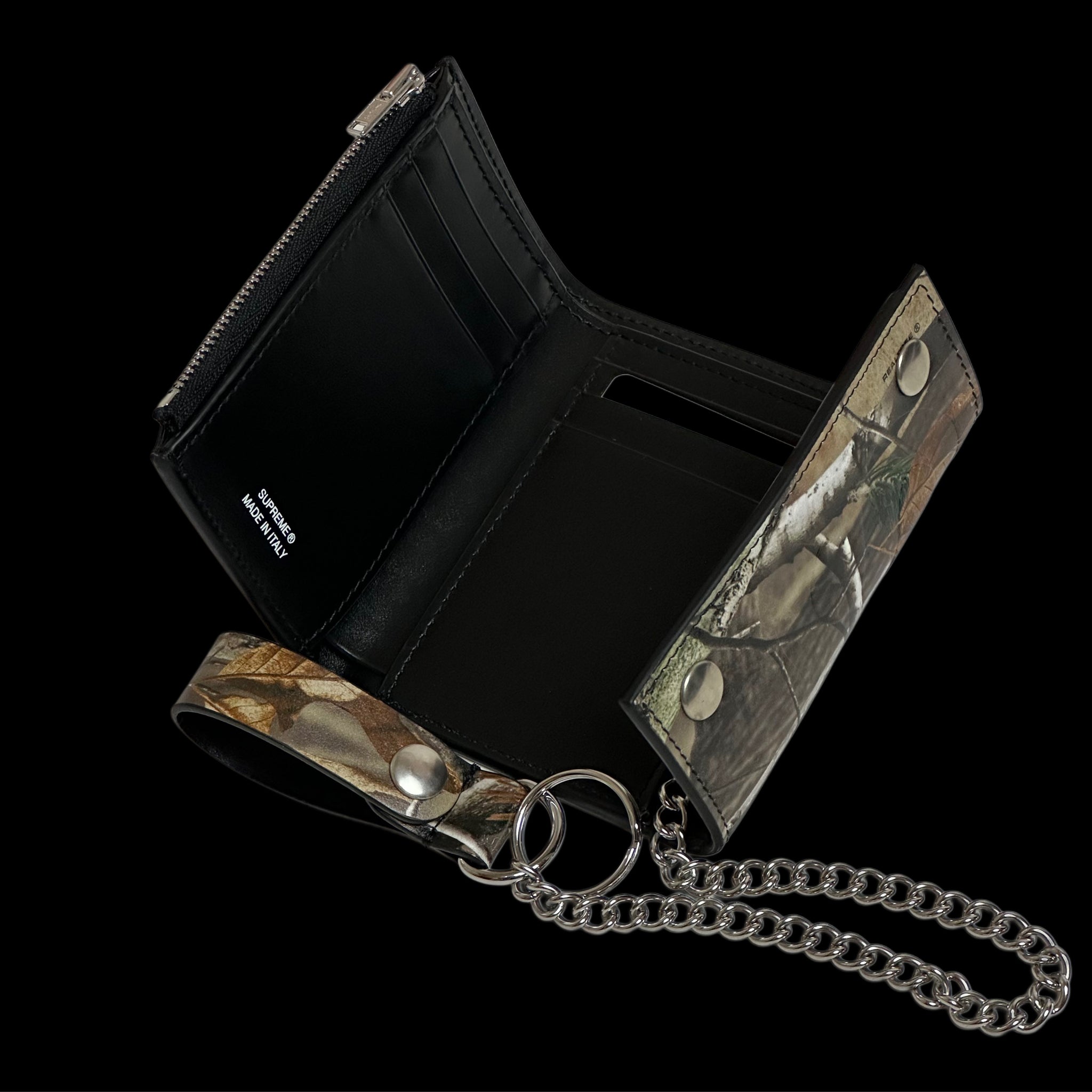 2025 supreme leather wallet chain realtree – change clothes