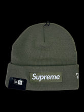 Load image into Gallery viewer, 2025 supreme box logo beanie
