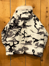 Load image into Gallery viewer, yeezy szn 10 pk-01 fur trim hooded parka
