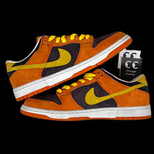 Load image into Gallery viewer, 2003 nike dunk low cave purple &quot;reeses&quot;
