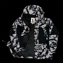 Load image into Gallery viewer, 2000s bape reflector camo snowboarding jacket
