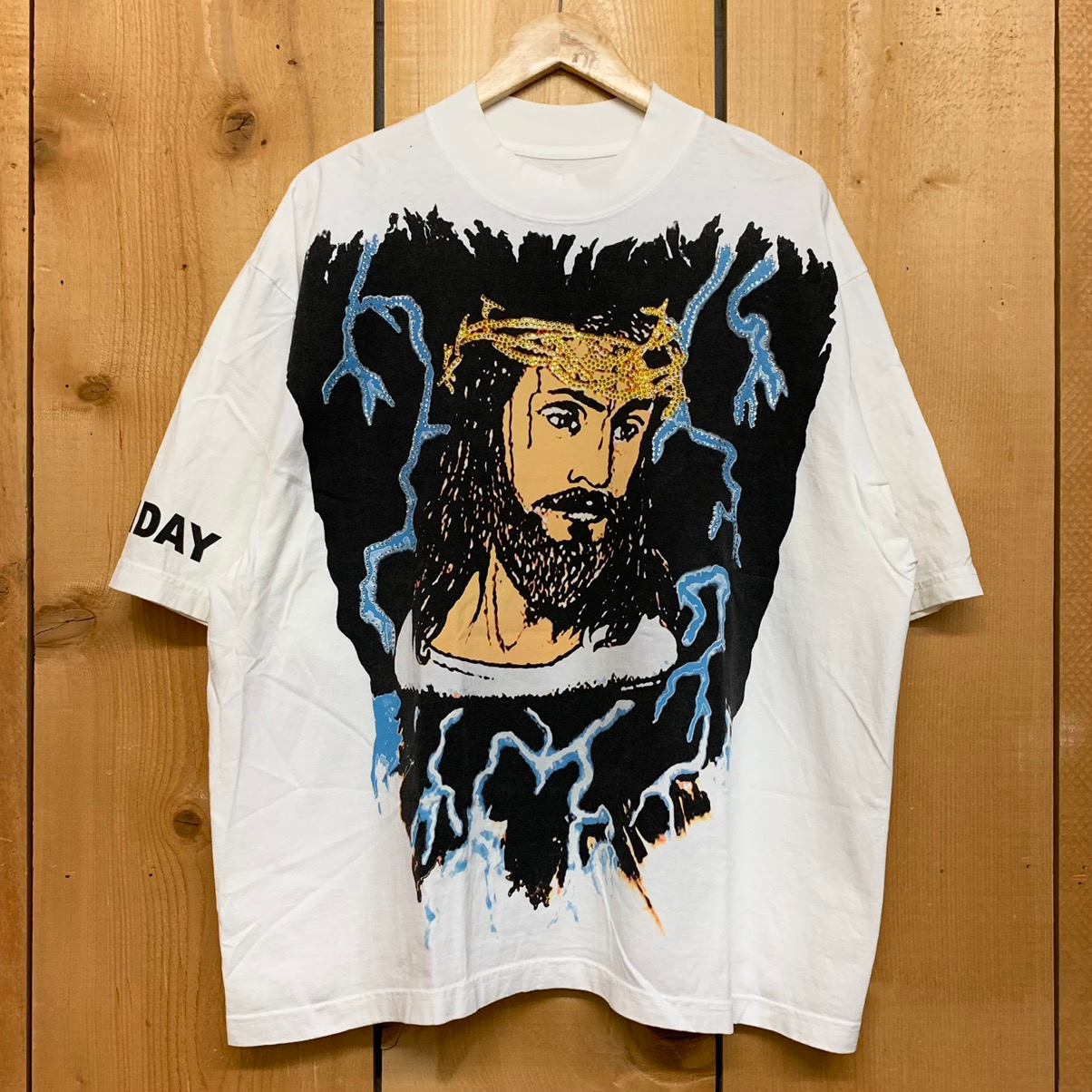 kanye west awge jesus is king lightning tee – change clothes