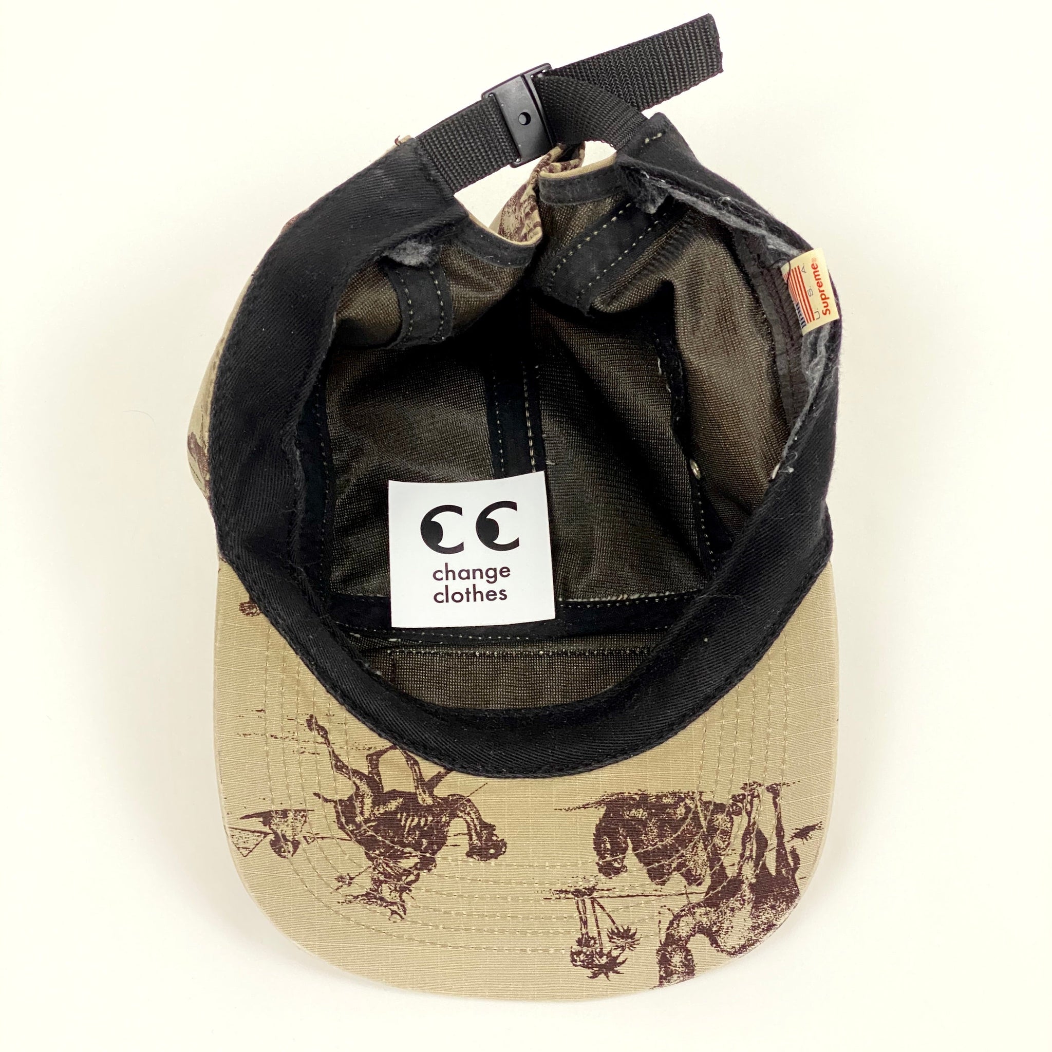 Supreme Camels Camp Cap – change clothes