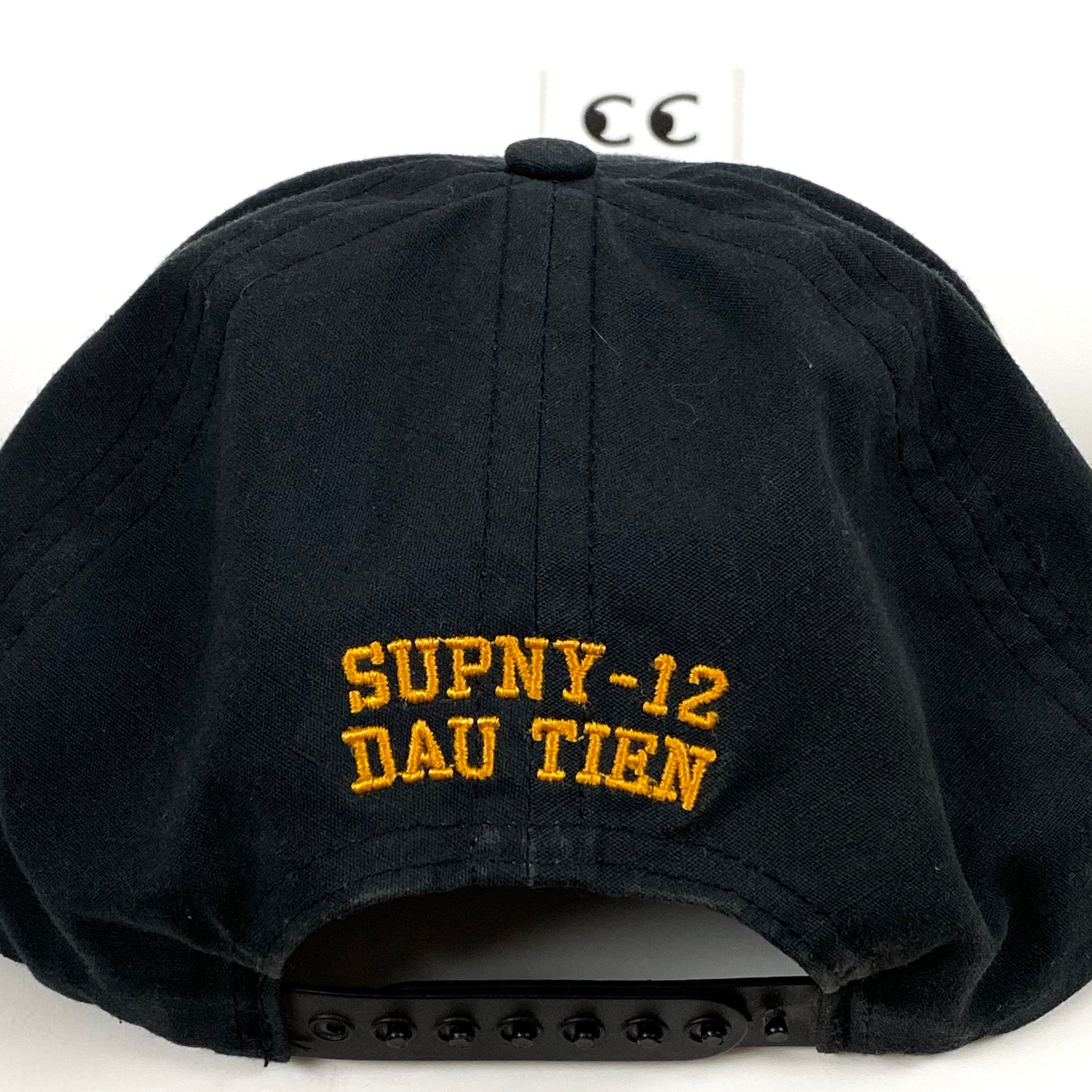 Supreme Vietnam Snoopy Snapback Hat – change clothes