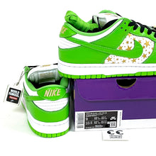 Load image into Gallery viewer, Supreme / NIKE SB Dunk Low OG QS 2021 Mean Green
